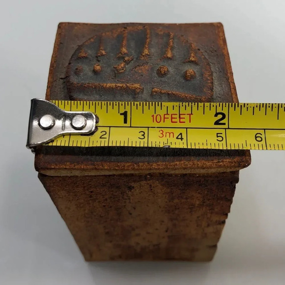 Patrick Kennedy Newark Vermont Handmade Pottery Container with Lid - Picture 11 of 12